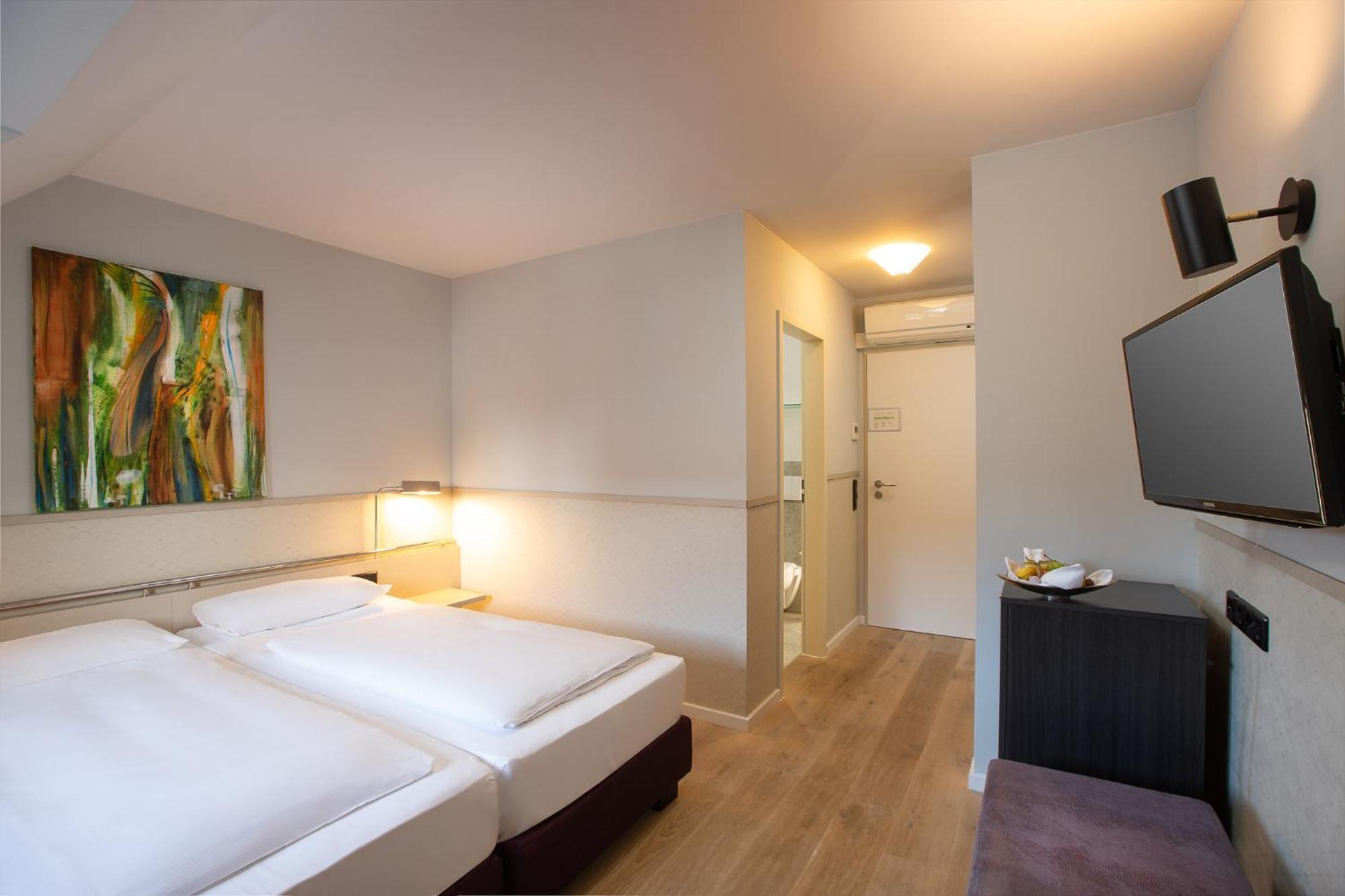 Hotel Schloss Reinach 4*