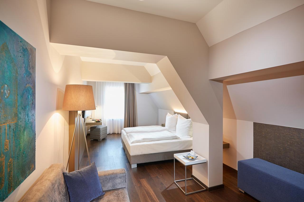 Schloss Reinach 4*