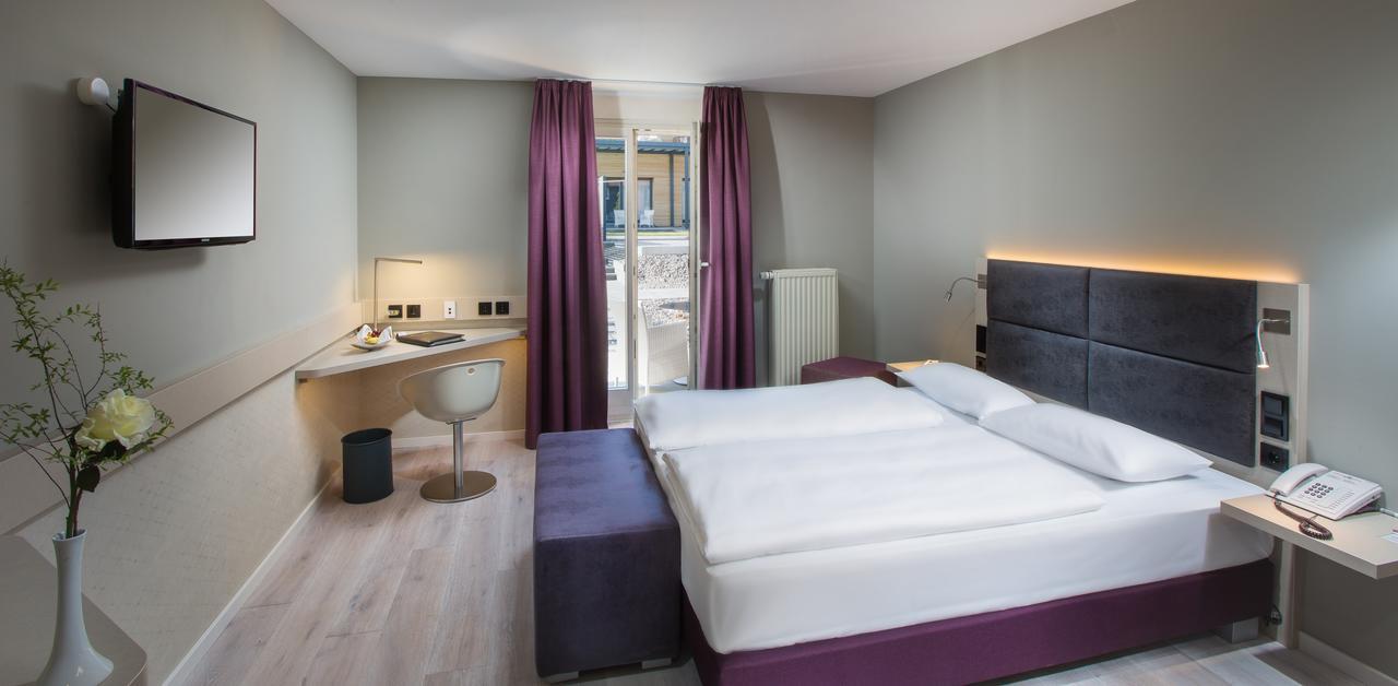 Schloss Reinach 4* Freiburg im Breisgau